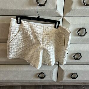 Lilly Pulitzer Cream Textured Women Shorts